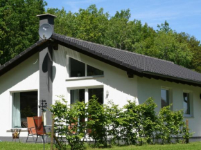 Detached bungalow with dishwasher, in a green area